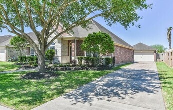 Building Photo - 419 Laddingford Ln