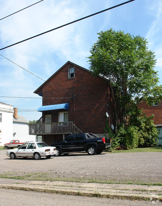 Building Photo - 330 S Main St