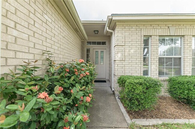 Foto del edificio - 7705 Armstrong Dr