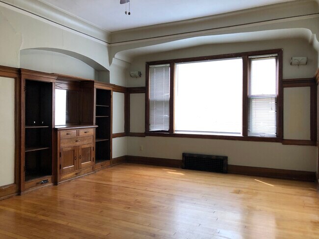 Building Photo - 3218 N Oakland Ave