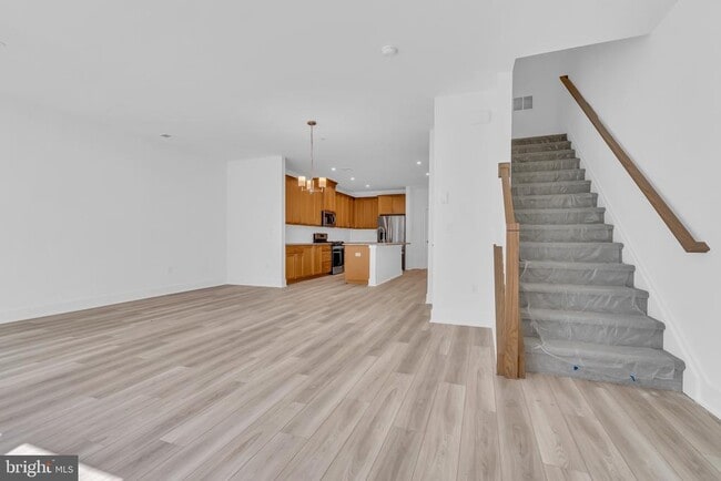 Building Photo - 8102 Donatello Dr