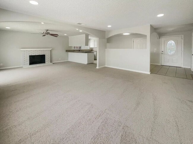 Foto del edificio - 5921 Hillsdale Blvd