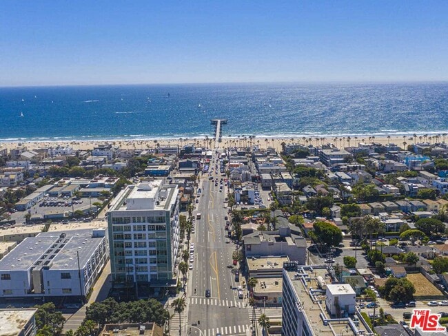 Foto del edificio - 8 23rd Ave