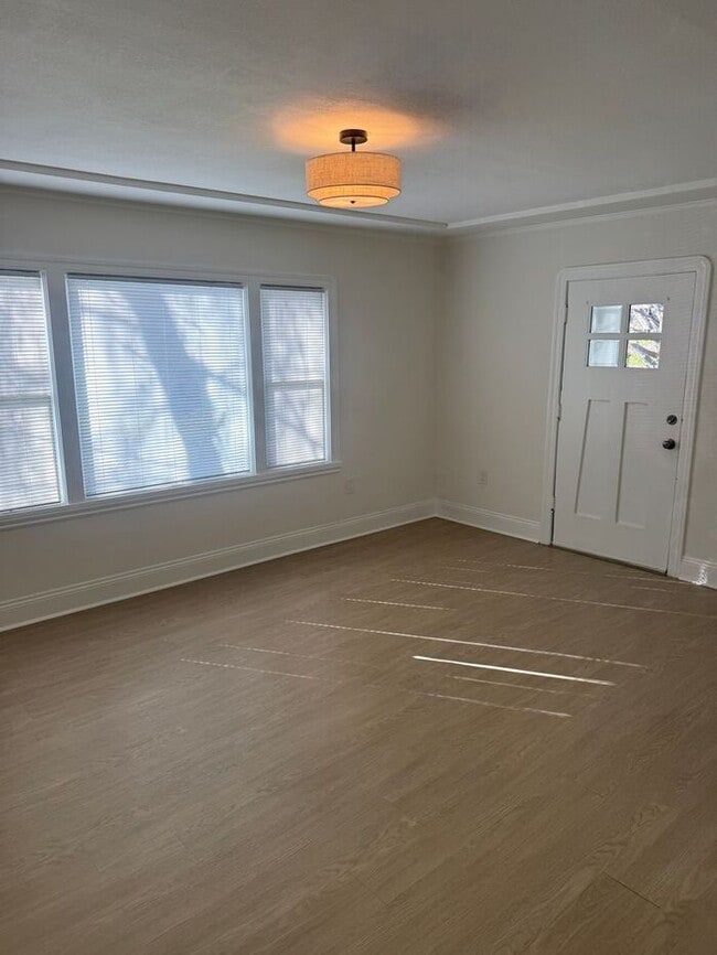 Photo - Great 2 Bedrooms 1 Bath Home