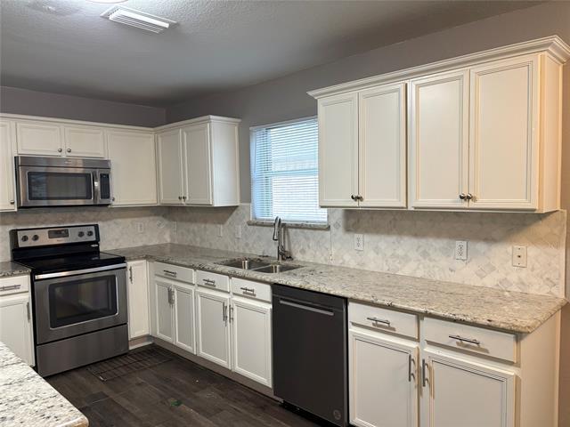 Building Photo - 9011 King Ranch Dr