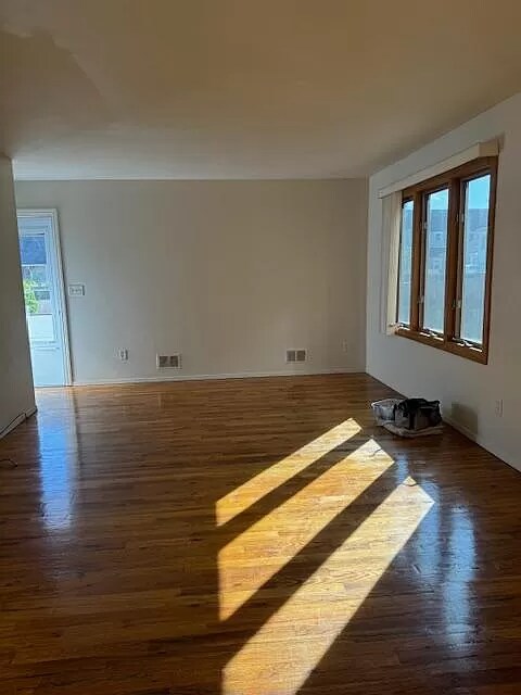 Foto del edificio - 147 Driggs St