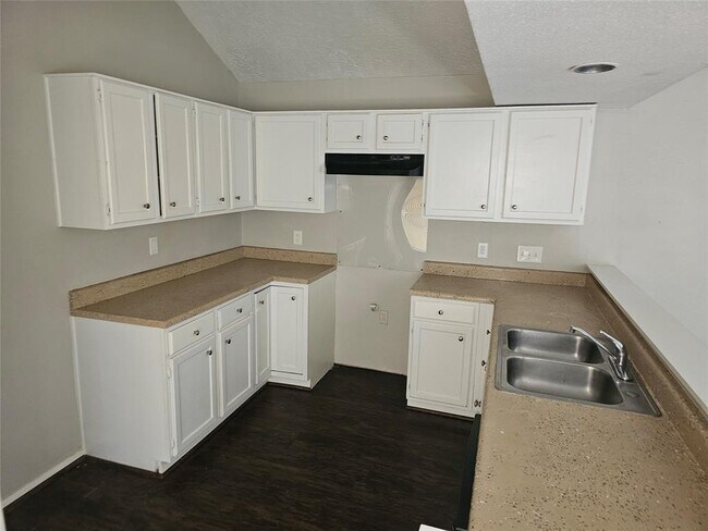 Building Photo - 2522 Spring Dusk Dr