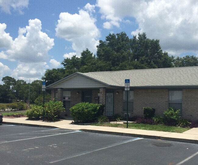 Building Photo - 130-152 Homestead Rd S