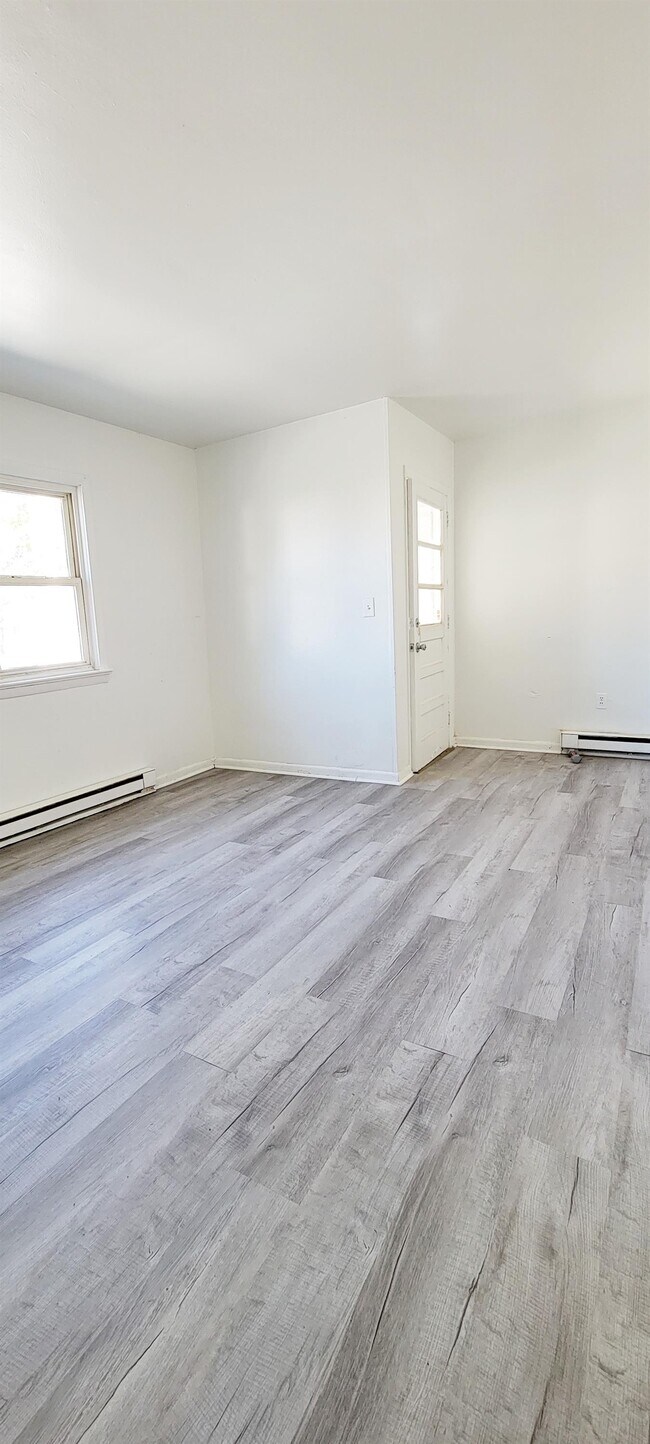 11831 Beechwood St, Princess Anne, MD 21853 Townhome Rentals in