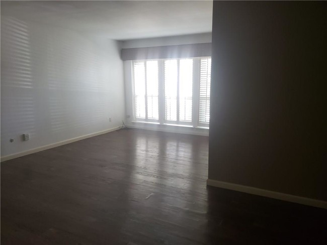 Building Photo - 5624 Boca Raton Blvd