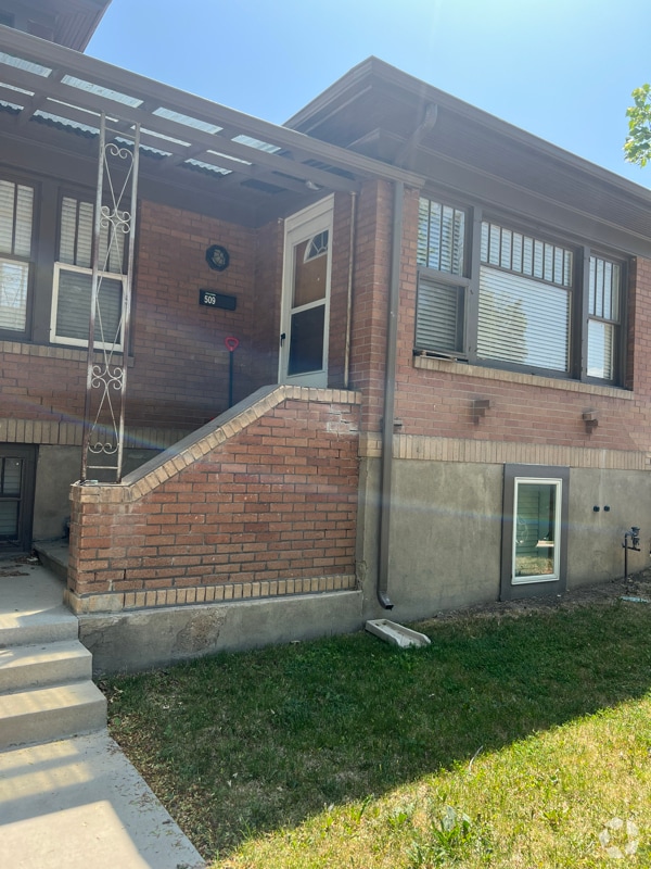 Building Photo - 509 4th St N