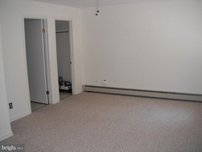 Building Photo - 13 Minnietown Ln