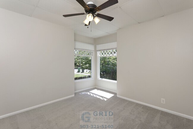 Foto del edificio - Charming 3 Bedroom Craftsman Home Available in SE Portland!