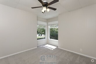 Building Photo - 6827 SE Mitchell Ct