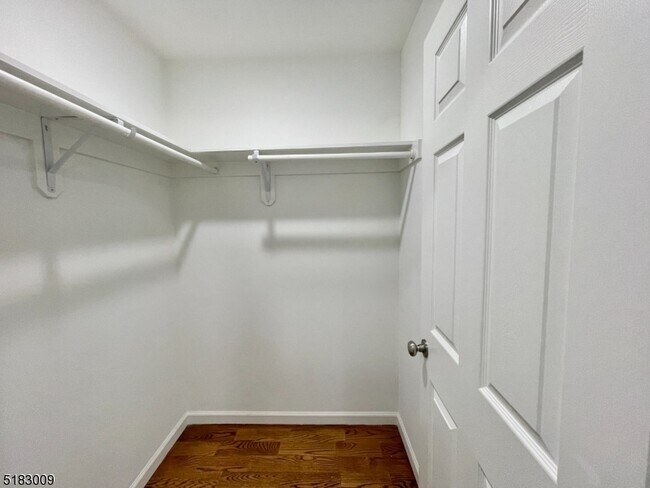 Foto del edificio - 302 S 6th St
