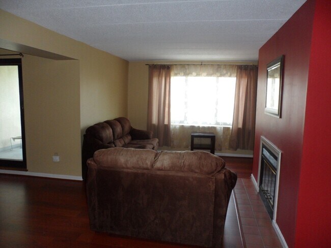 Foto del edificio - 85 Brainerd Rd