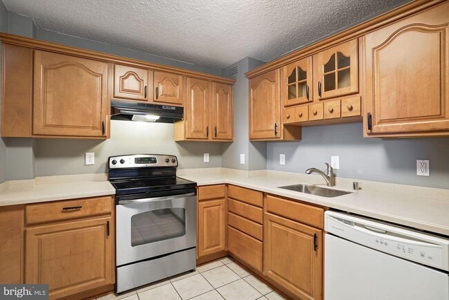 Foto del edificio - 200 N Pickett St