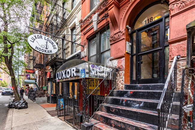 Entrance - 118 Macdougal St