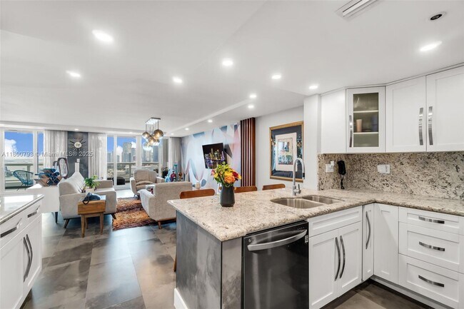 Foto del edificio - 1717 N Bayshore Dr