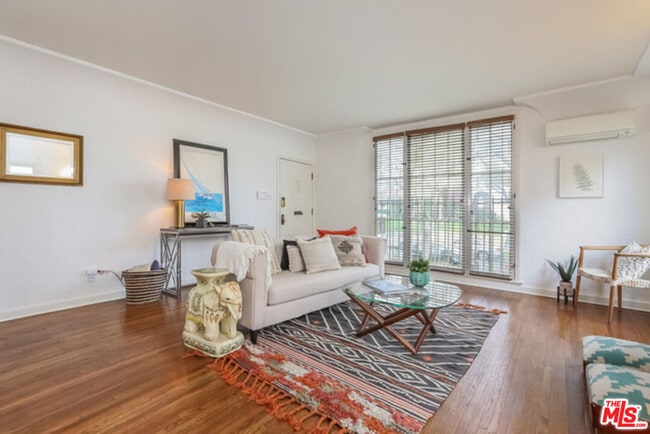 Foto del edificio - 1222 S Highland Ave