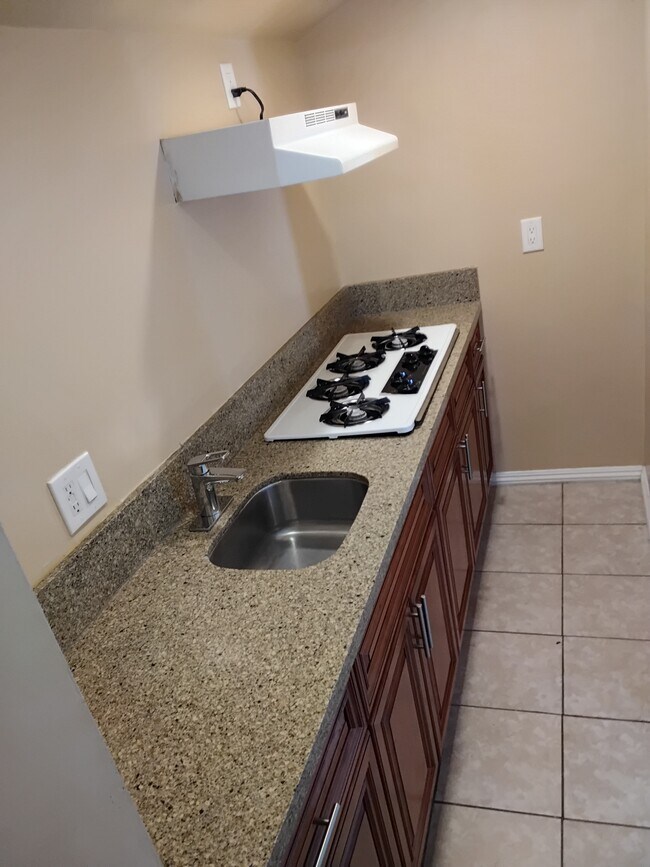 Foto del edificio - 9818 Hallwood Dr