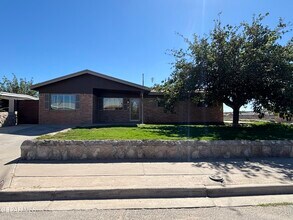 Building Photo - 201 Romeria Dr Building Photo - 201 Romeria Dr