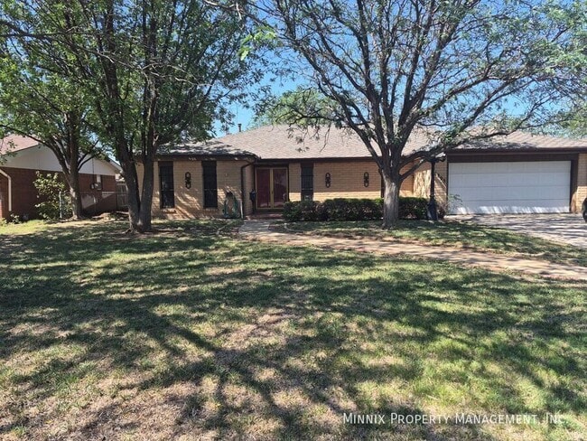 Building Photo - 2805 James Louis Dr