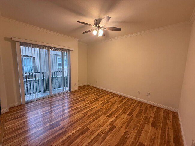 Foto del edificio - Spacious 1 bed 1 bath condo with loft Available now!