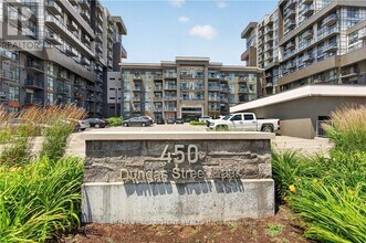 Building Photo - 450 Dundas St E