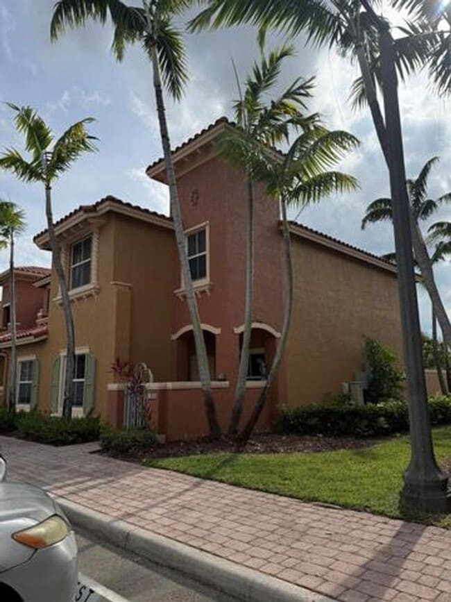 Photo - 1064 SW 144th Ave House
