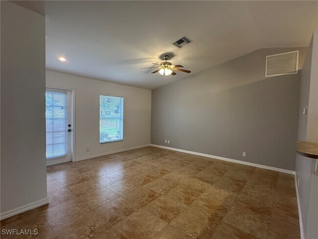 Foto del edificio - 1709 NW 15th Ave