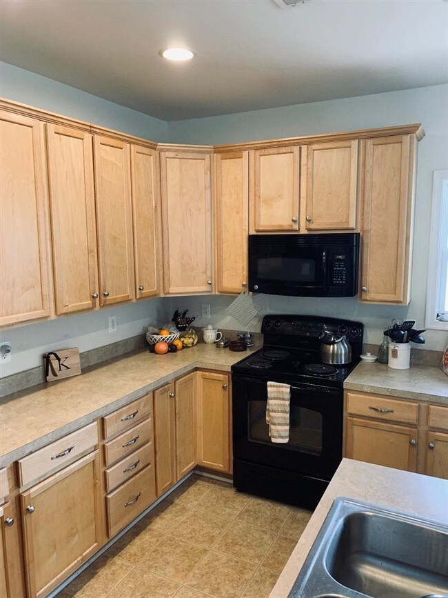 126 Villa Circle, Palmyra, VA 22963 Townhome Rentals in Palmyra VA