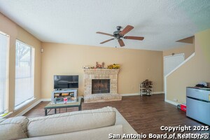Foto del edificio - 9916 Ardash Ln