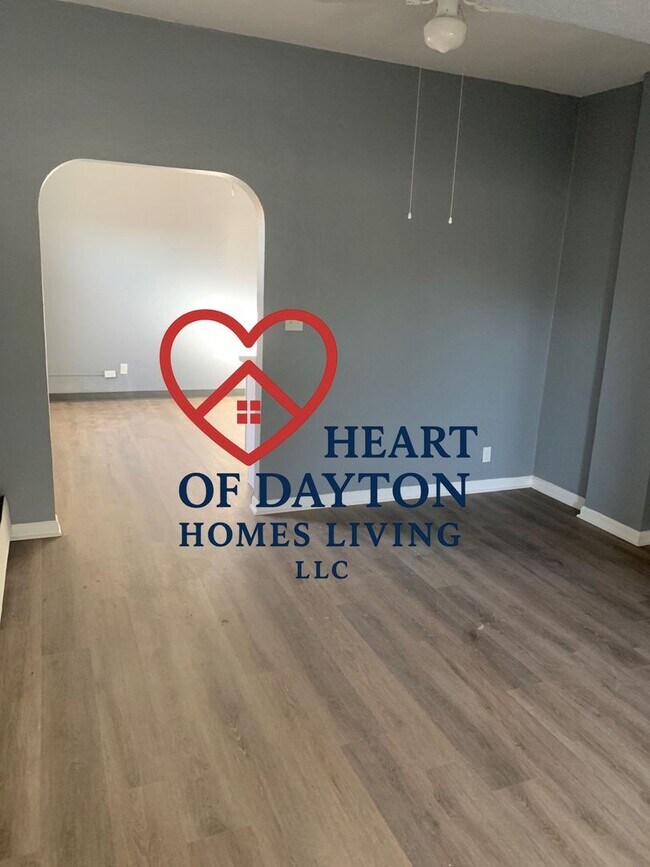 Foto del edificio - 1732 E 3rd St