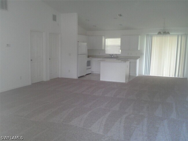 Foto del edificio - 1407 W 10th St