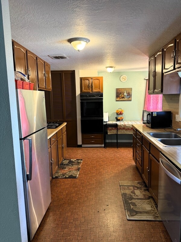 Building Photo - 16811 SE Francis St