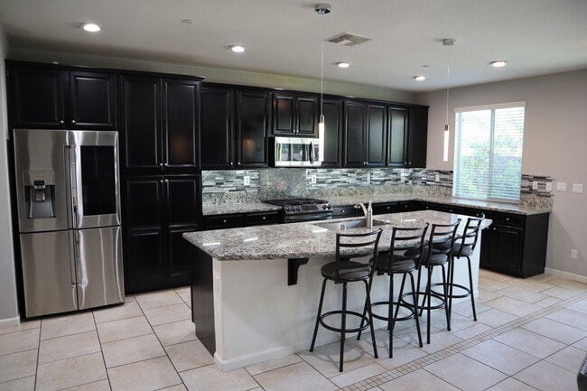 Building Photo - 12571 Aviston Way