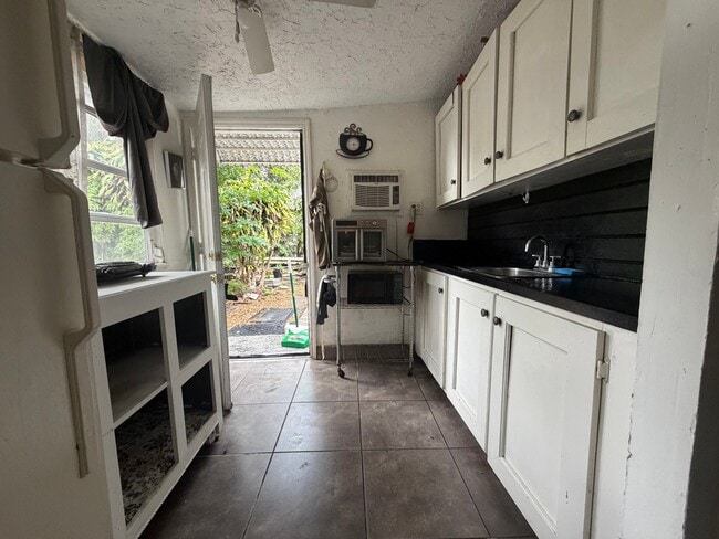 Photo - 22XX SW 42nd Way Apartment