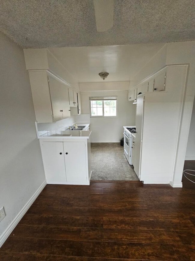 Building Photo - 9029 Orion Ave