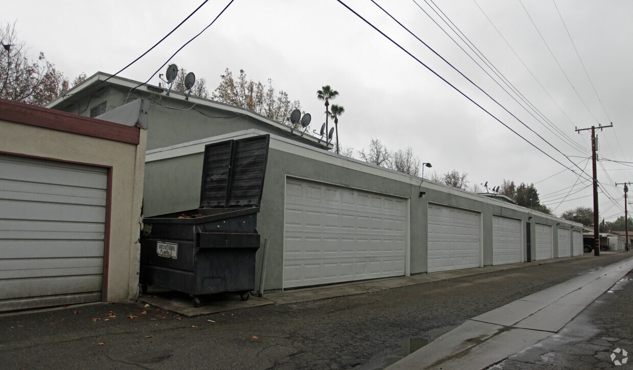 Building Photo - 413 W Alpine St