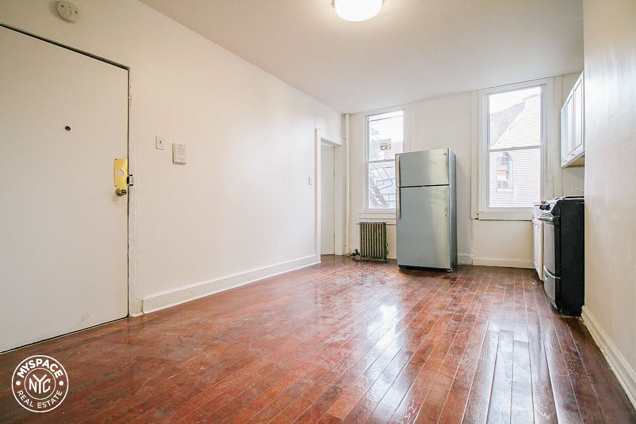Primary Photo - 29 Fayette St