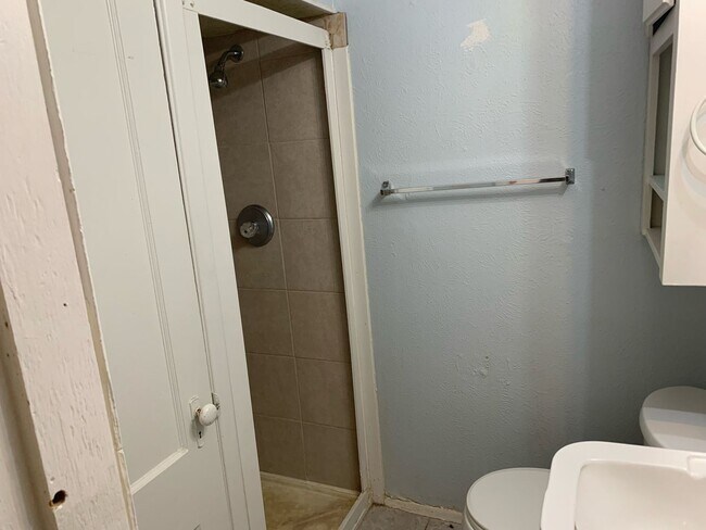 Foto del edificio - 1bedroom 1bathroom ALL BILLS PAID!!!! not ...