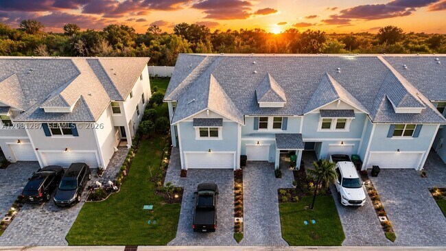 Building Photo - 568 Salisbury Cir