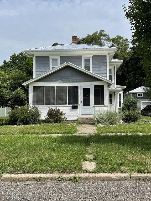 15 Howder St, Hillsdale, MI 49242 House Rental in Hillsdale, MI