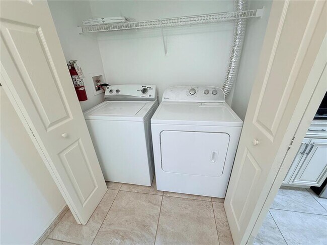 Foto del edificio - 717 Secret Harbor Ln