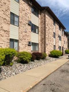 Building Photo - Crestwood Apartments