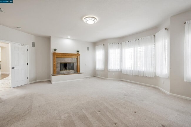 Building Photo - 4004 Browning Dr