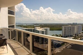 Building Photo - 15901 Collins Ave