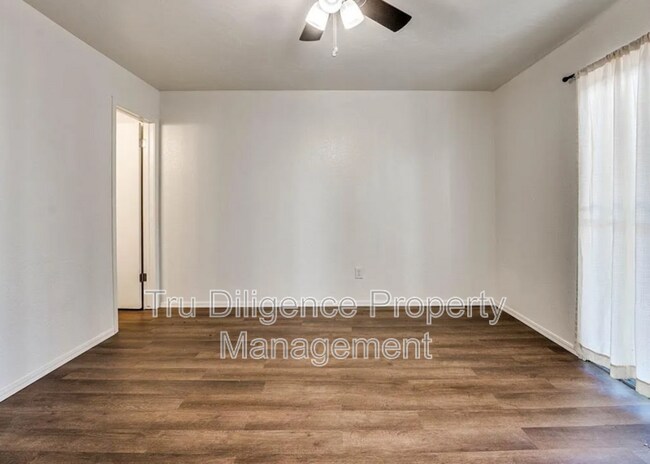 Foto del edificio - 8801 St George Way