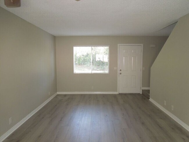 Building Photo - 28748 Calle Del Lago